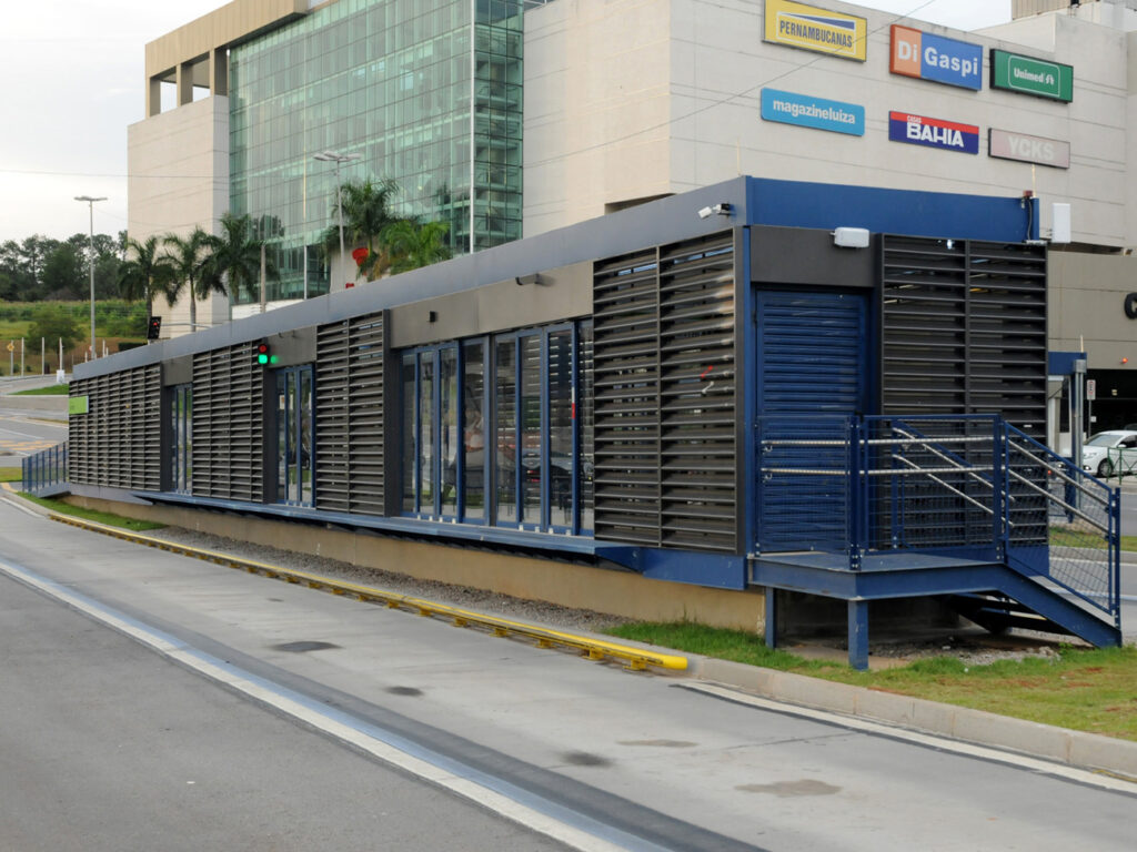 Estação BRT Sorocaba 1 spil-terminal-sorocaba-mobiliario-urbano-estruturas-metalicas-abrigo-onibus-fabrica-lixeira-design-terminal-obras-mupi-portico-estacao-brt-1