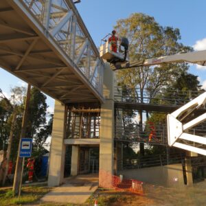 Passarelas Metálicas - Ligando Caminhos com Segurança e Eficiência! 2 spil-mobiliario-urbano-passarelas-metalicas-blog-2