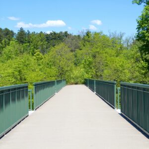 Passarelas Metálicas - Ligando Caminhos com Segurança e Eficiência! 4 spil-mobiliario-urbano-passarelas-metalicas-blog-4